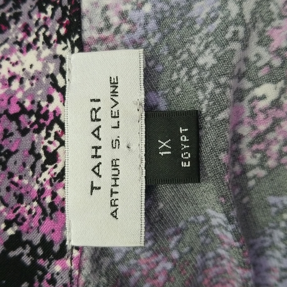 Tahari Printed Sleeveless Top - Picture 5 of 6